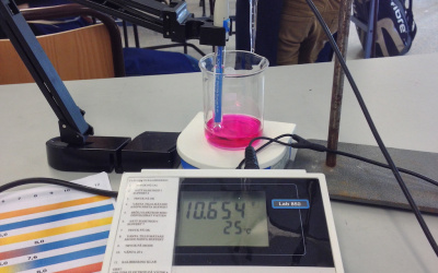 Laborationer och övningar