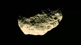 Hyperion, en av Saturnus månar, i närbild