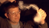 När Prins Ruperts droppe exploderar – i ultrarapid!