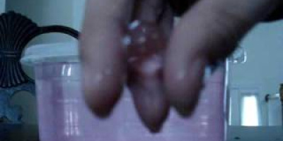 Dagens fejk: Hur man får vattnet att stelna till kulor vid luftkontakt