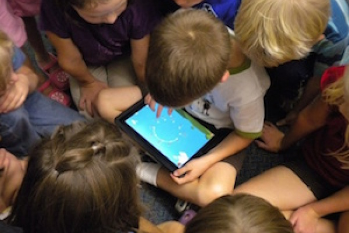 Med iPad i klassrummet höjs elevernas läskunnighet