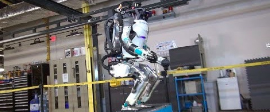 Nu gör roboten baklängesvolter!