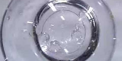 Vattenbubblor i tyngdlöshet