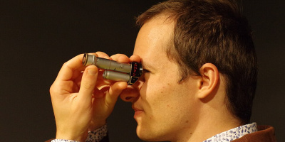 Demo: Enkel spektroskopi av ljus från lysrör och från solen