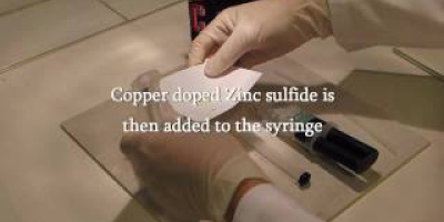 Hur man gör en egen självlysande pinne